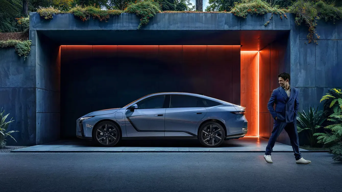 lexus-es-garage-tecnologia-avanzada